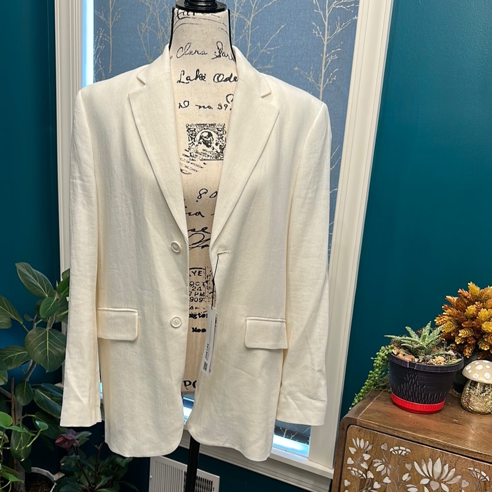 Chic Cream Blazer